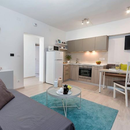 Sunsplash Apartments Пула Екстер'єр фото