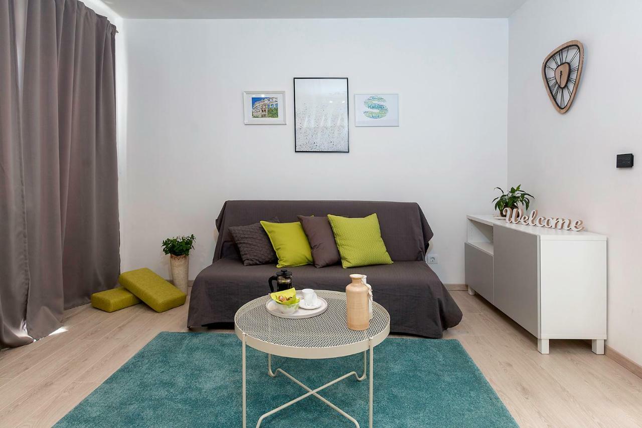 Sunsplash Apartments Пула Екстер'єр фото