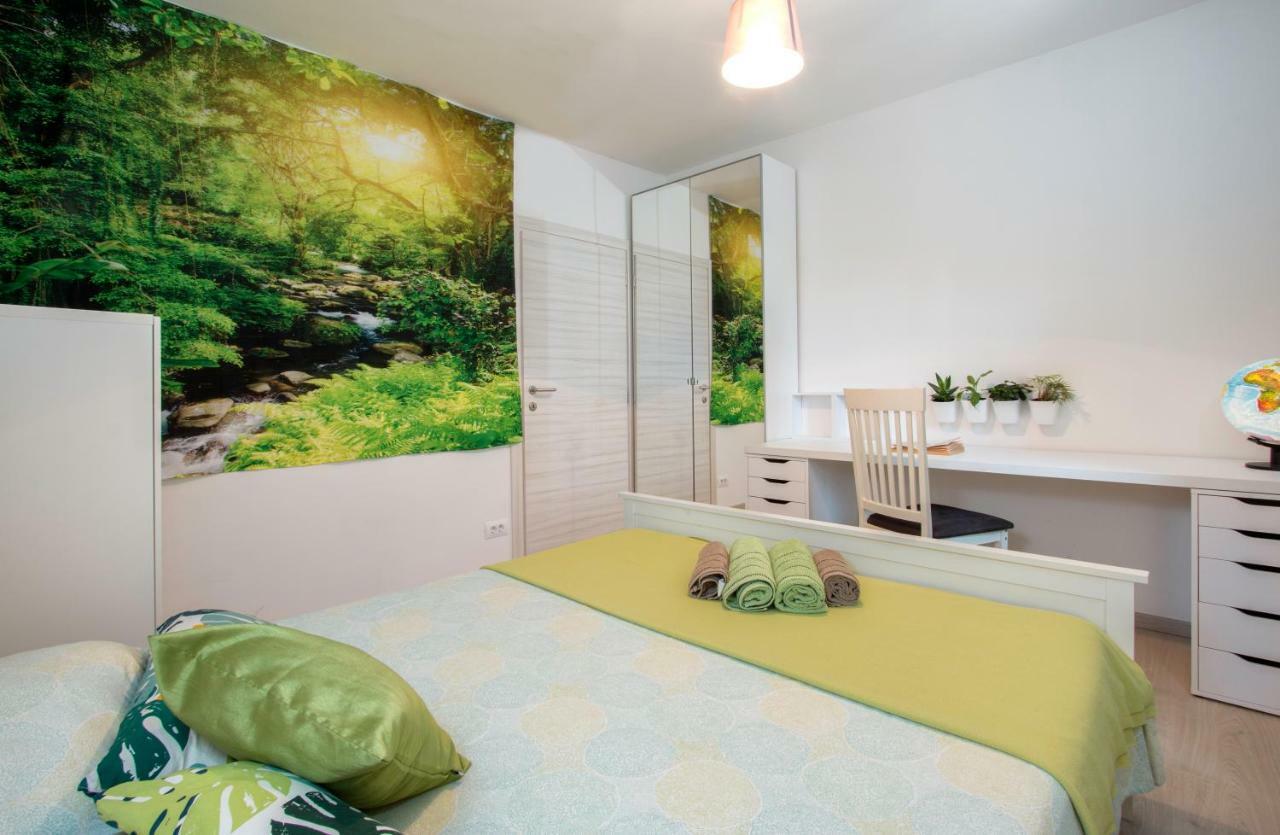 Sunsplash Apartments Пула Екстер'єр фото